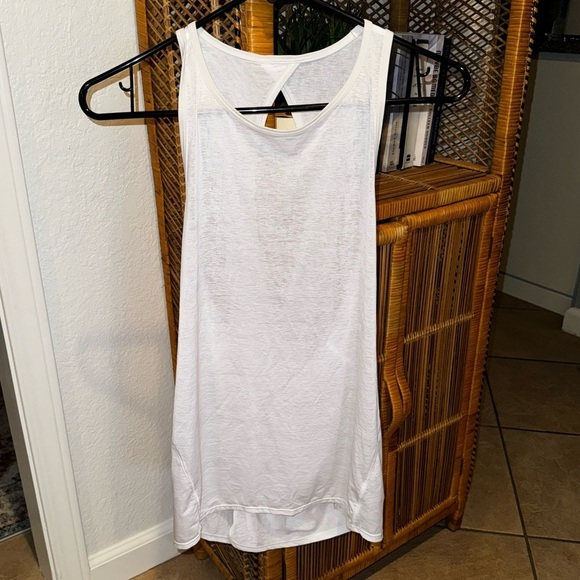 Lululemon Tranquil Mesh Crossback White Tank Top Size 6 Activewear - Picture 4 of 4